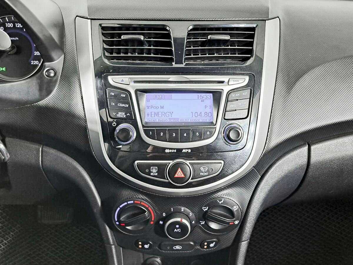 Hyundai Solaris с пробегом — 2013 год. Фото: #14