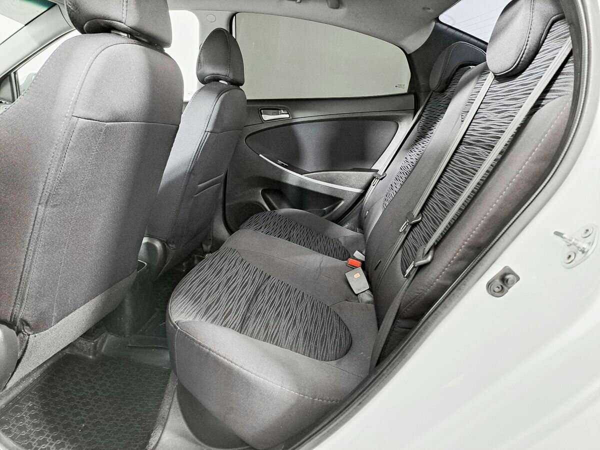 Hyundai Solaris с пробегом — 2016 год. Фото: #7