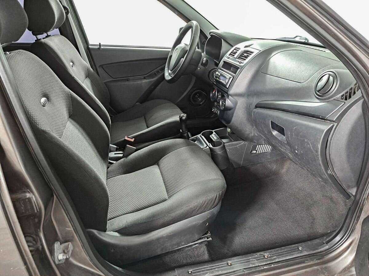 Lada (ВАЗ) Kalina с пробегом — 2015 год. Фото: #7