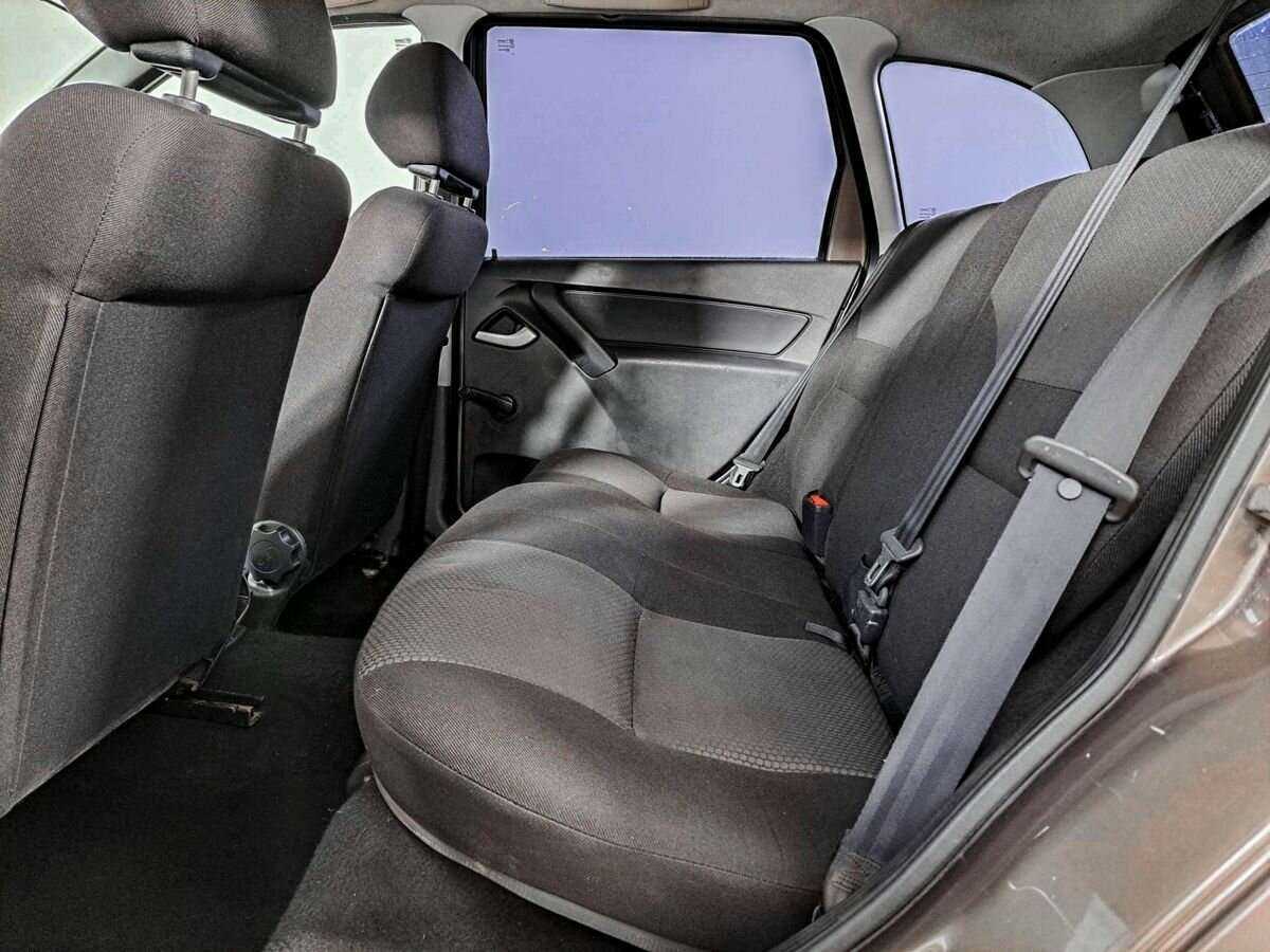 Lada (ВАЗ) Kalina с пробегом — 2015 год. Фото: #8