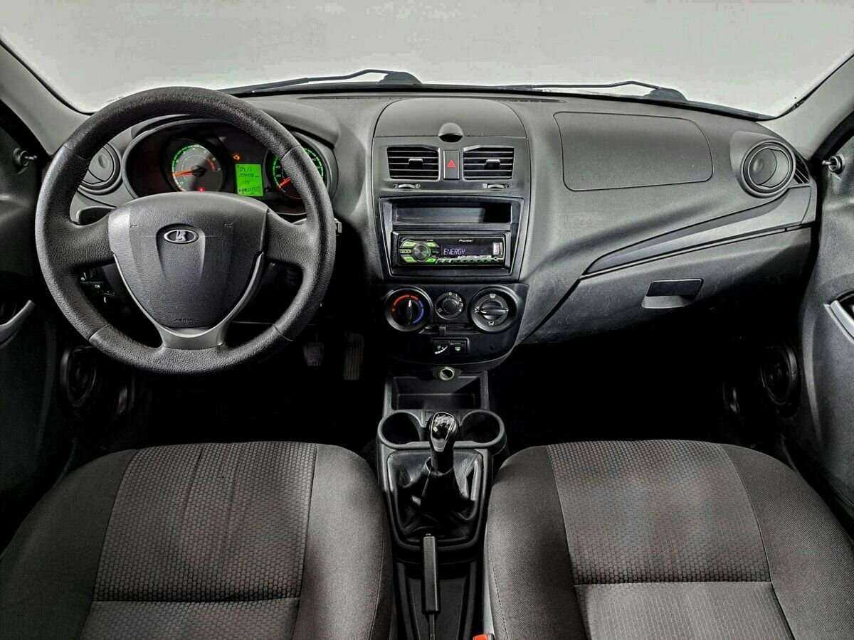 Lada (ВАЗ) Kalina с пробегом — 2015 год. Фото: #10