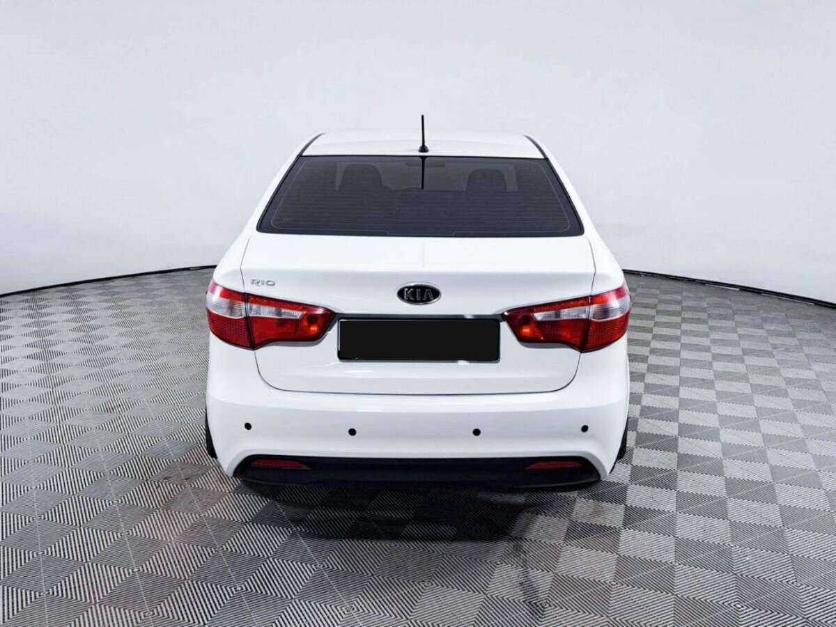 Kia Rio с пробегом — 2012 год. Фото: #5