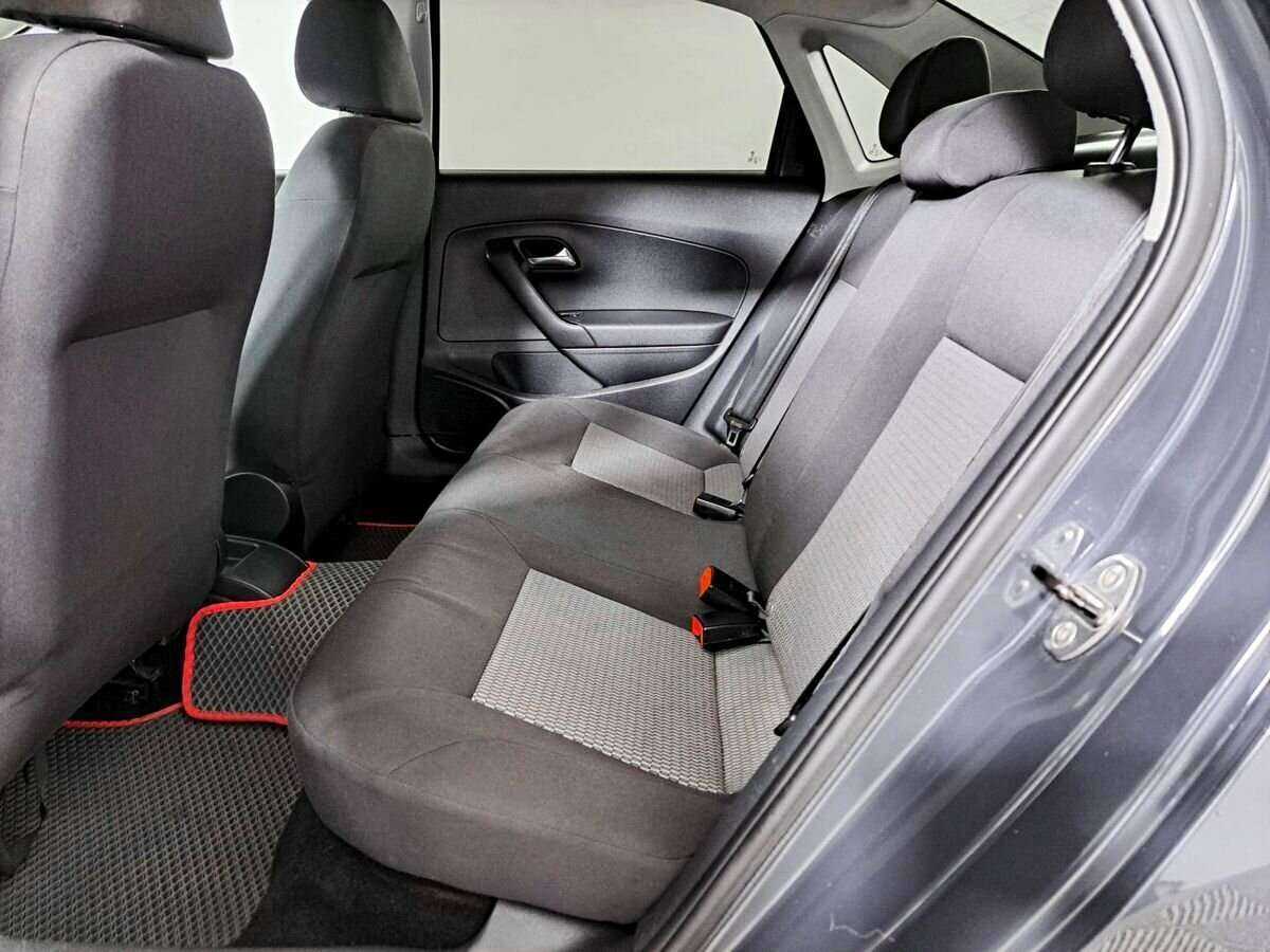 Volkswagen Polo с пробегом — 2012 год. Фото: #11