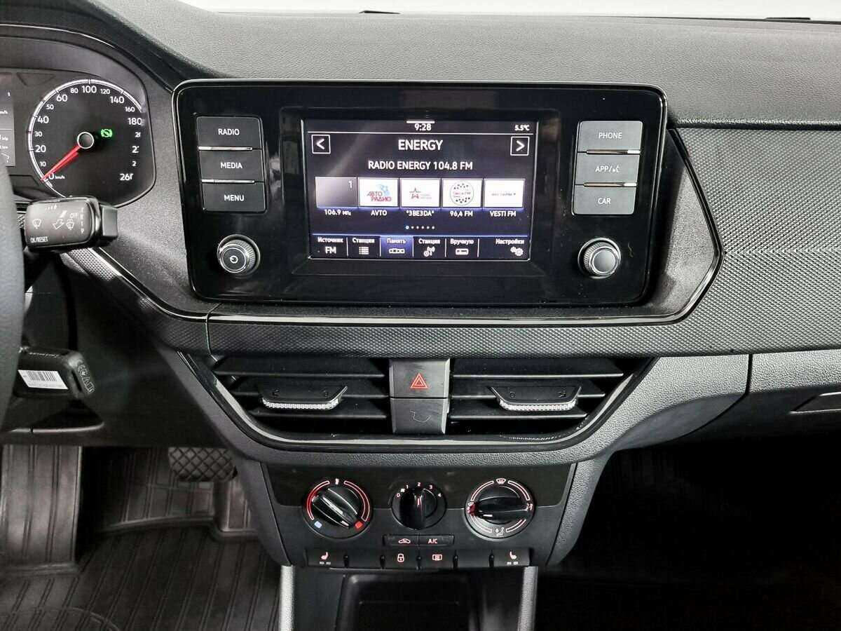 Volkswagen Polo с пробегом — 2021 год. Фото: #10