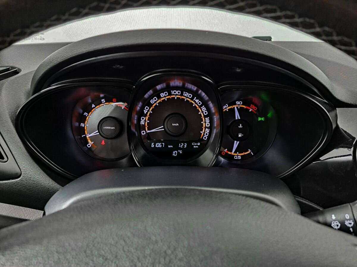 Lada (ВАЗ) Vesta с пробегом — 2020 год. Фото: #9