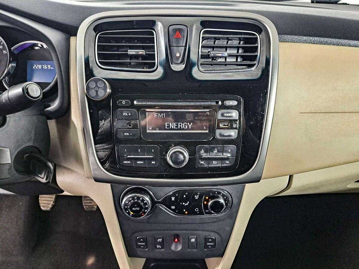 Renault Logan с пробегом — 2016 год. Фото: #12