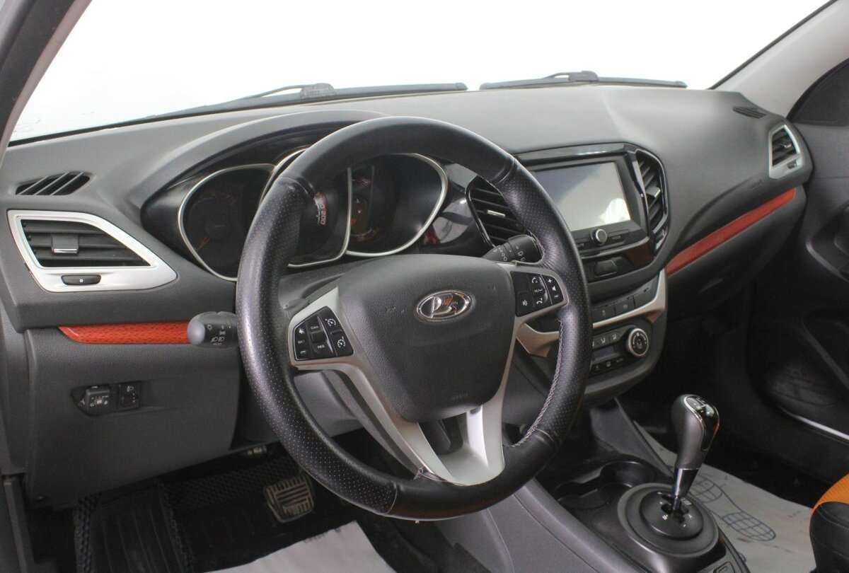 Lada (ВАЗ) Vesta с пробегом — 2019 год. Фото: #10