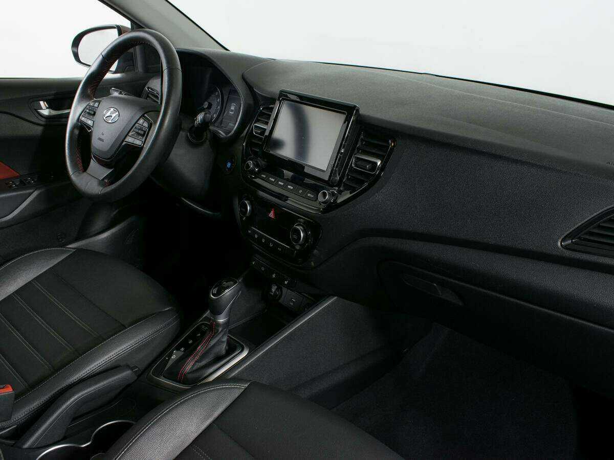 Hyundai Solaris с пробегом — 2021 год. Фото: #9