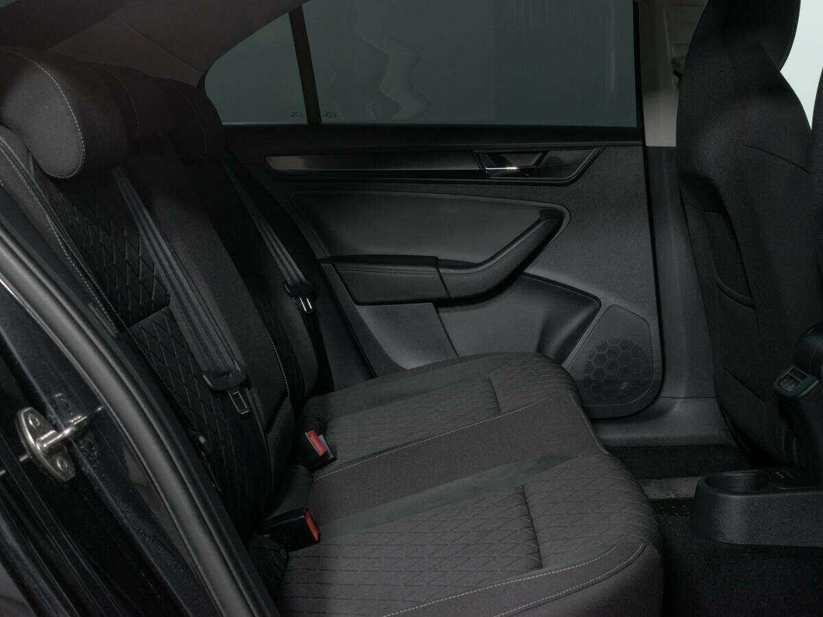 Skoda Rapid с пробегом — 2021 год. Фото: #8