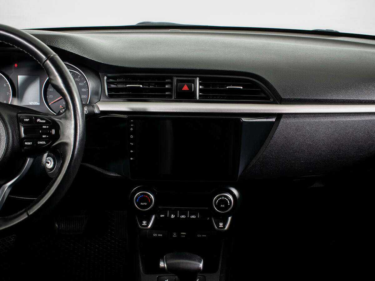 Kia Rio с пробегом — 2020 год. Фото: #10