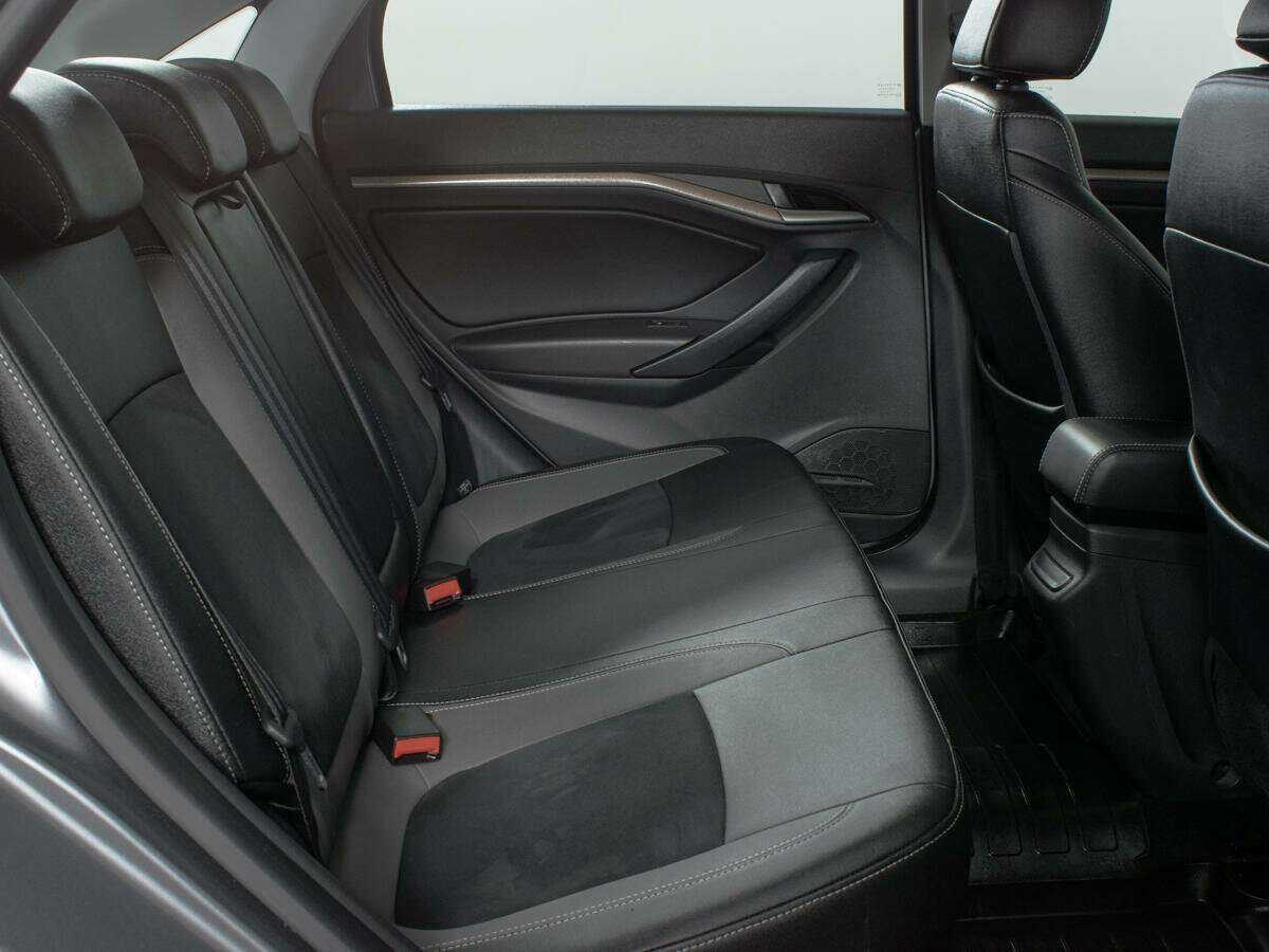 Lada (ВАЗ) Vesta с пробегом — 2020 год. Фото: #8