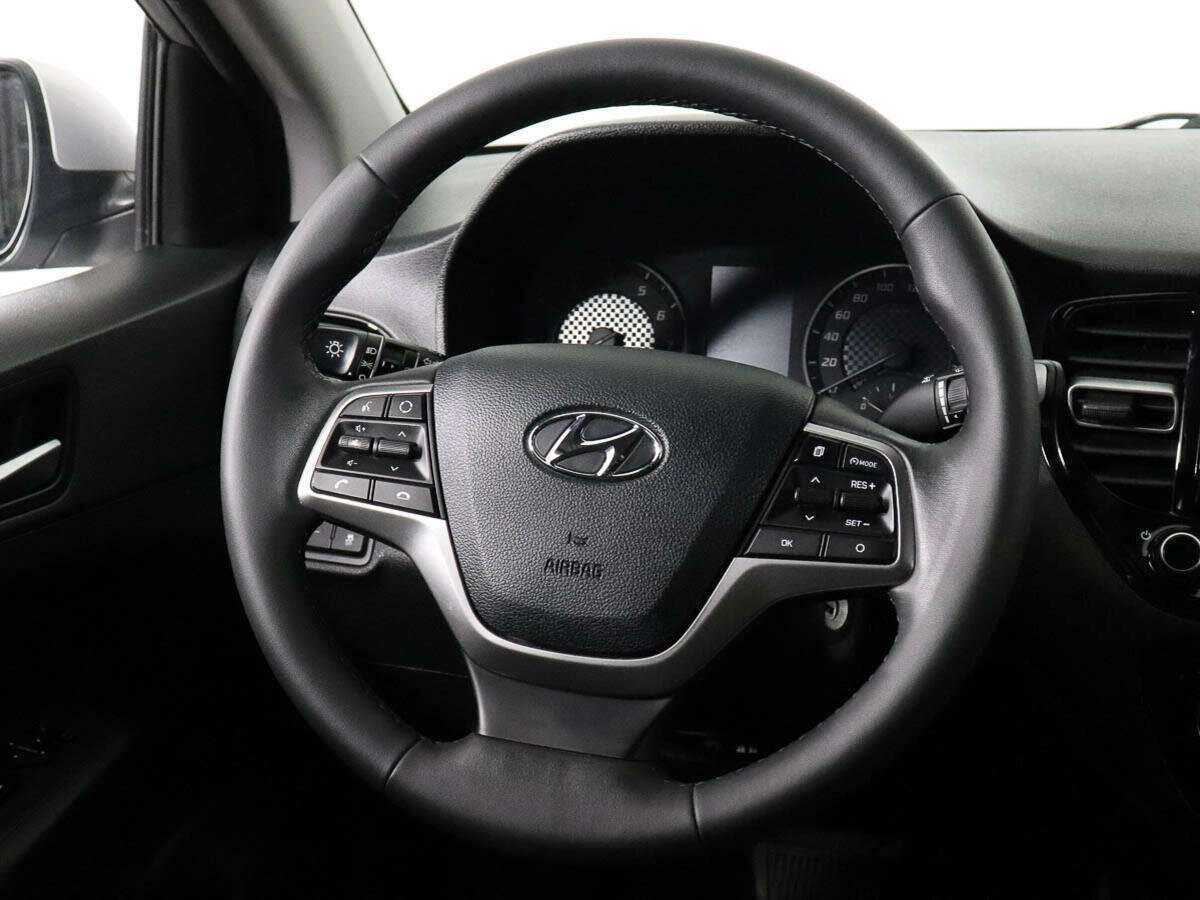 Hyundai Solaris с пробегом — 2021 год. Фото: #12