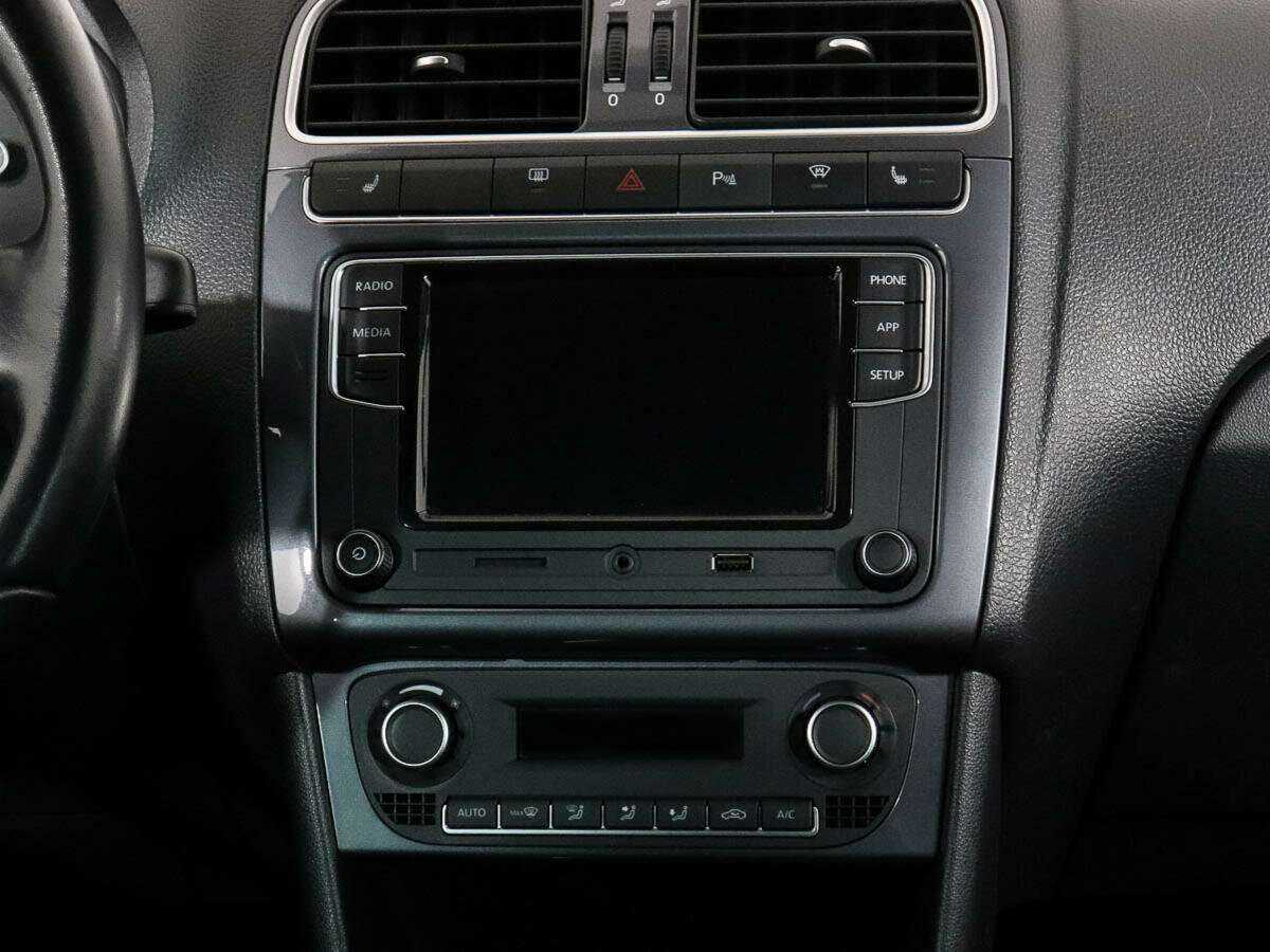 Volkswagen Polo с пробегом — 2020 год. Фото: #10