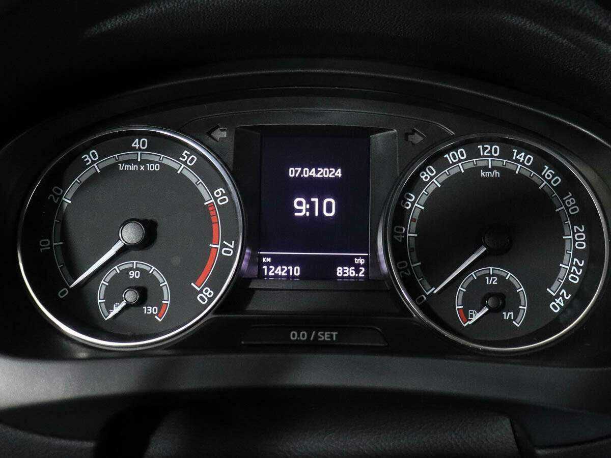 Skoda Rapid с пробегом — 2019 год. Фото: #8