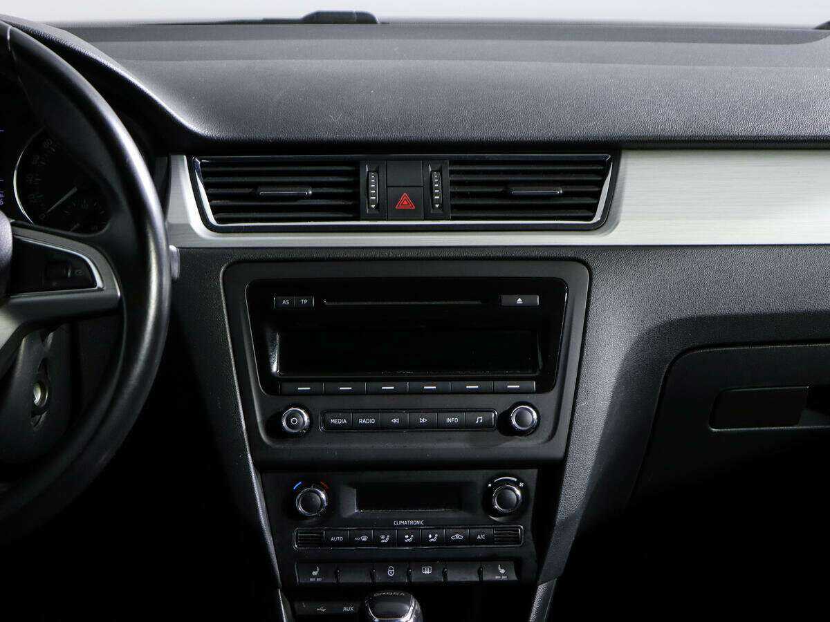 Skoda Rapid с пробегом — 2014 год. Фото: #11