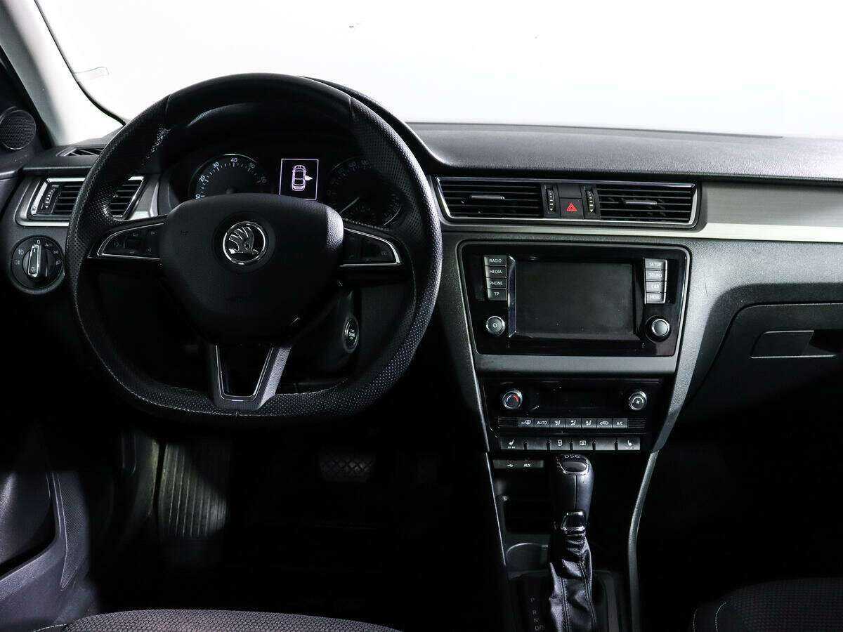 Skoda Rapid с пробегом — 2016 год. Фото: #9