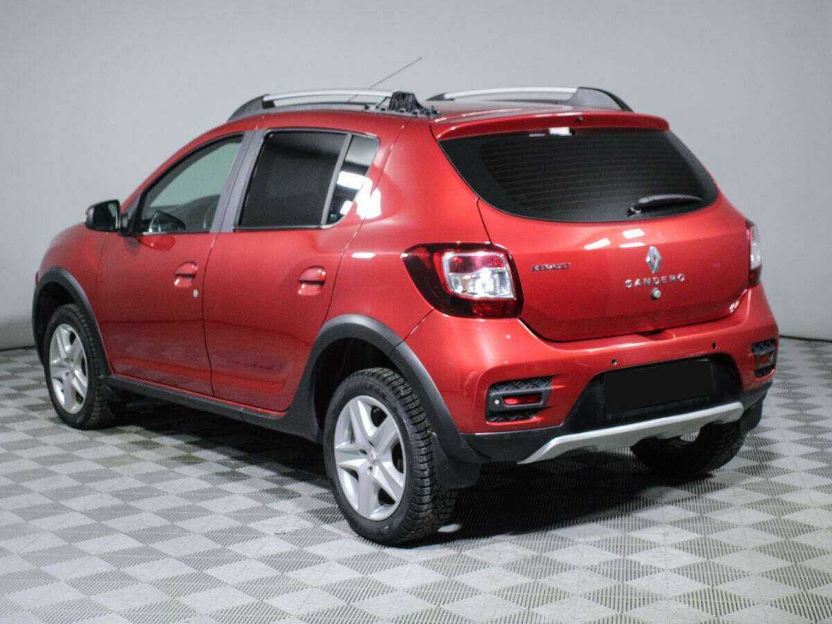 Renault Sandero с пробегом — 2015 год. Фото: #5