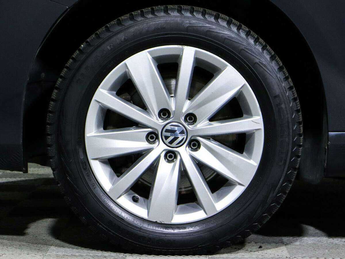 Volkswagen Passat с пробегом — 2014 год. Фото: #13