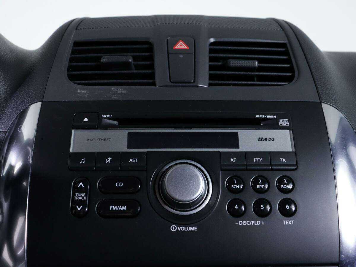 Suzuki SX4 с пробегом — 2013 год. Фото: #16