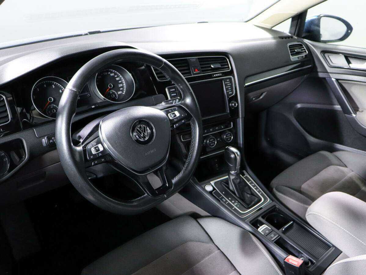 Volkswagen Golf с пробегом — 2013 год. Фото: #13