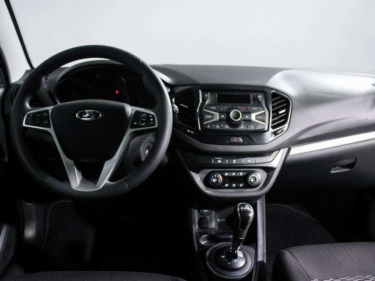 Lada (ВАЗ) Vesta с пробегом — 2019 год. Фото: #8