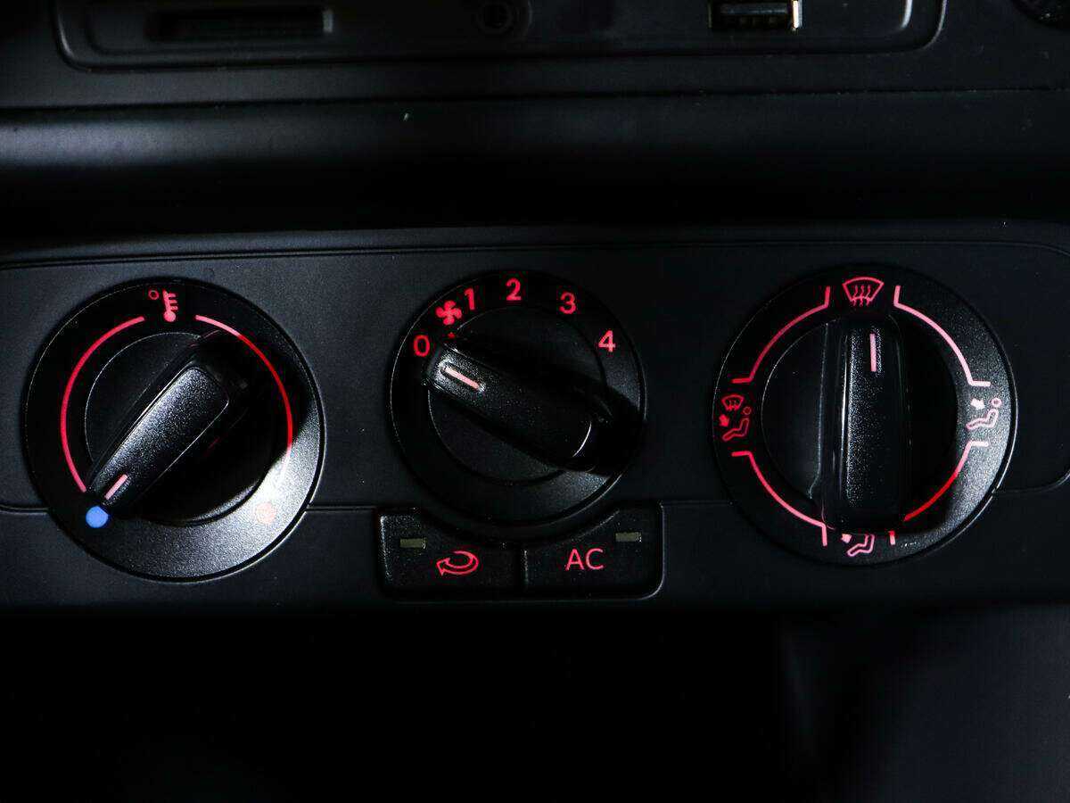 Volkswagen Polo с пробегом — 2014 год. Фото: #13