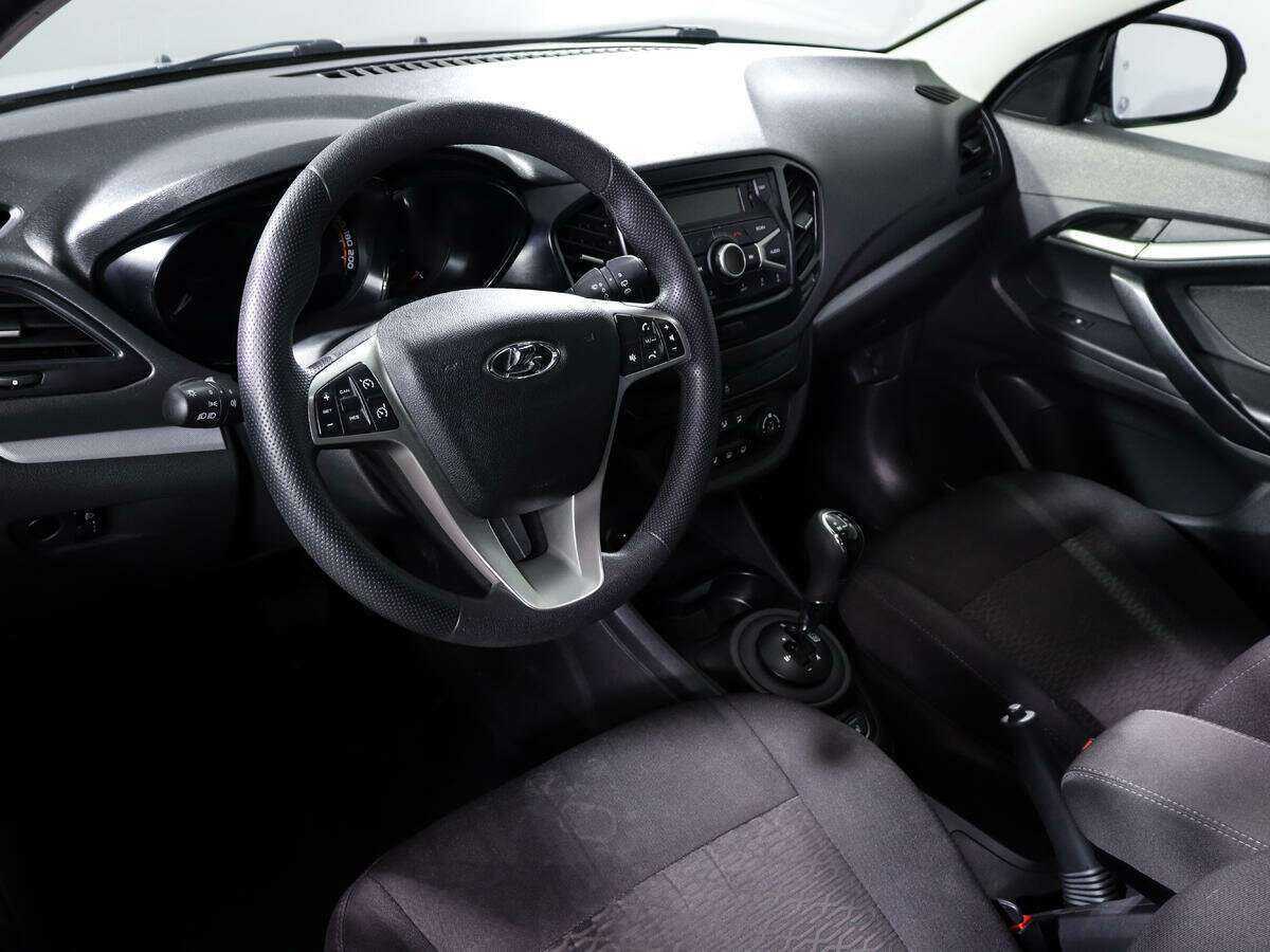 Lada (ВАЗ) Vesta с пробегом — 2019 год. Фото: #11