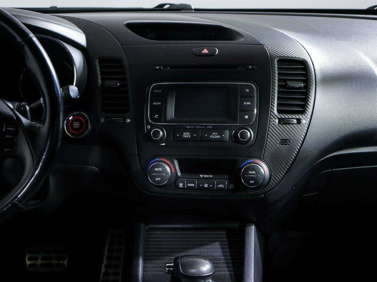 Kia Cerato с пробегом — 2013 год. Фото: #12