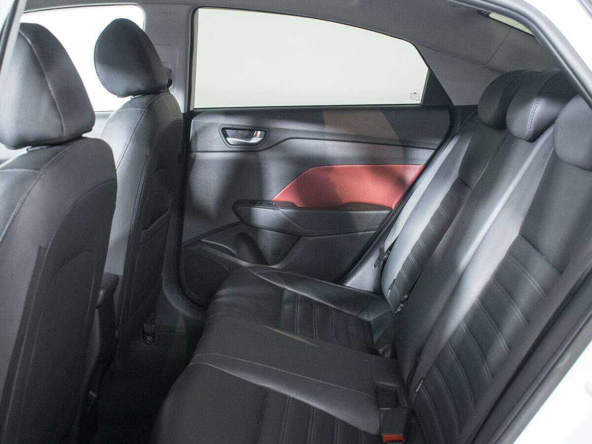 Hyundai Solaris с пробегом — 2020 год. Фото: #9