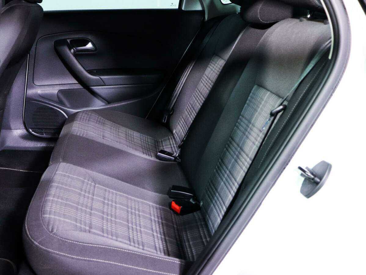 Volkswagen Polo с пробегом — 2017 год. Фото: #9