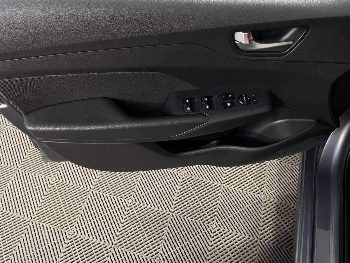 Hyundai Solaris с пробегом — 2017 год. Фото: #7