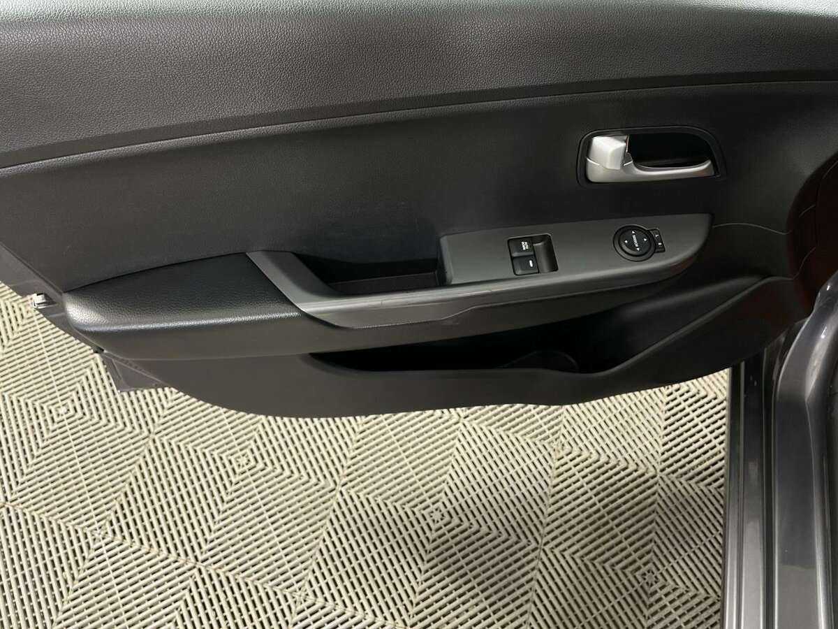Kia Rio с пробегом — 2016 год. Фото: #7