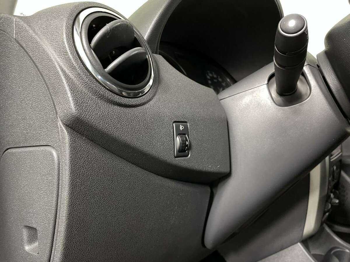 Nissan Almera с пробегом — 2013 год. Фото: #8