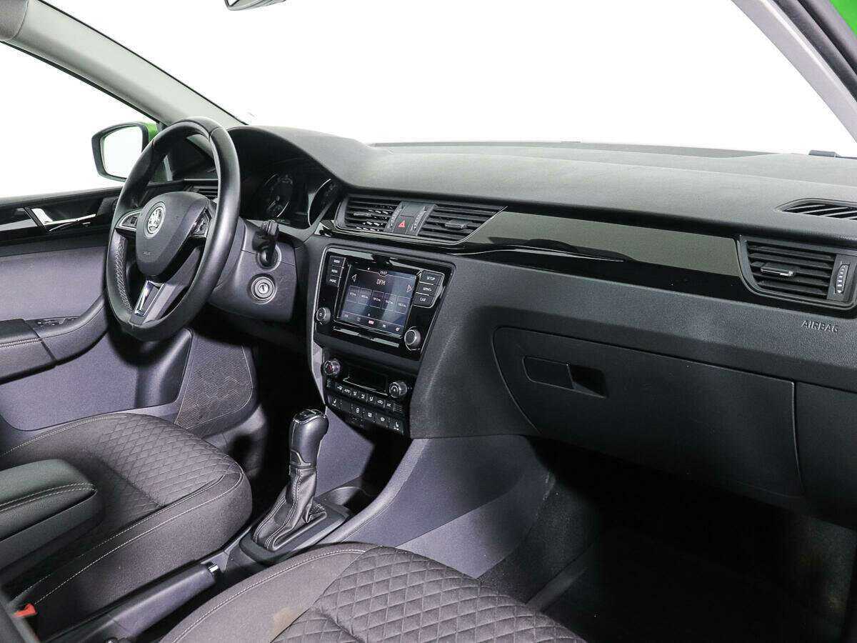 Skoda Rapid с пробегом — 2017 год. Фото: #7