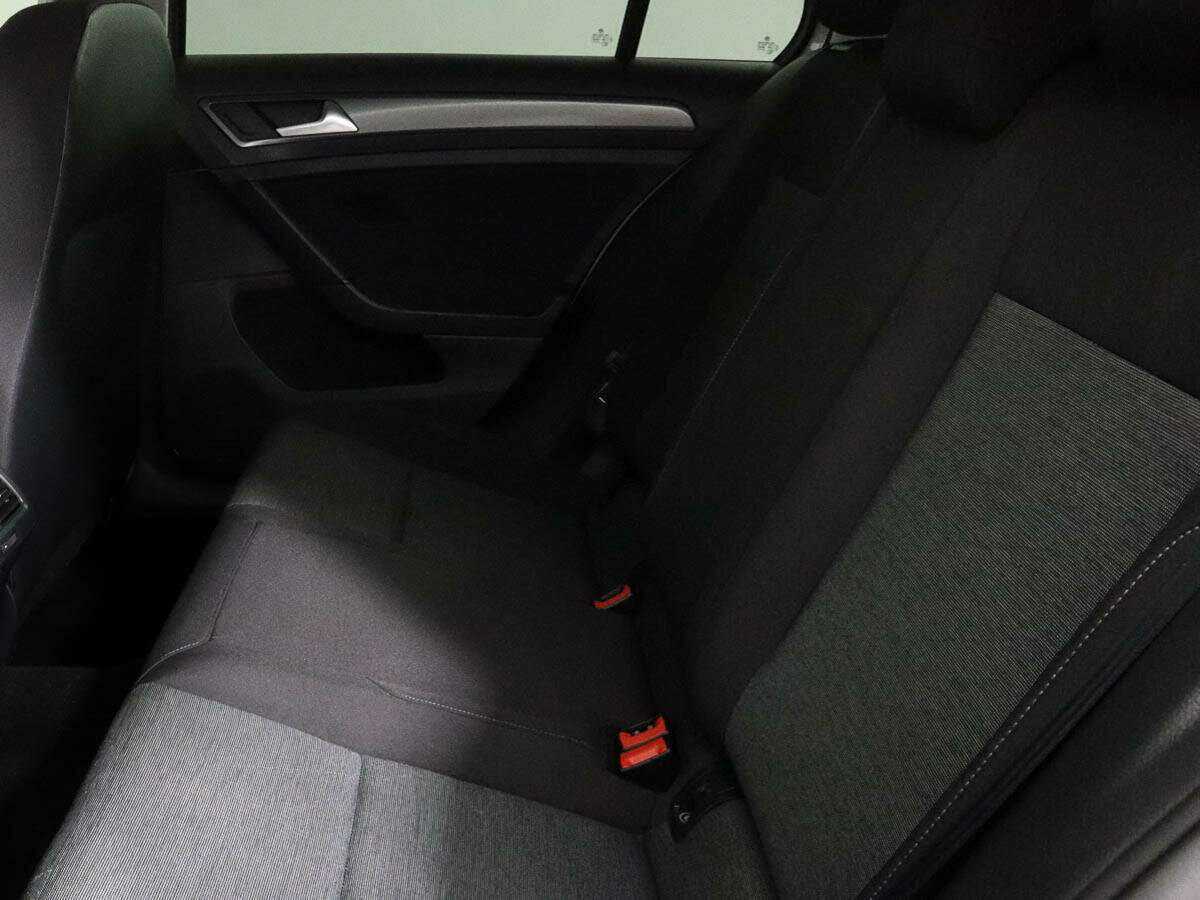 Volkswagen Golf с пробегом — 2014 год. Фото: #6