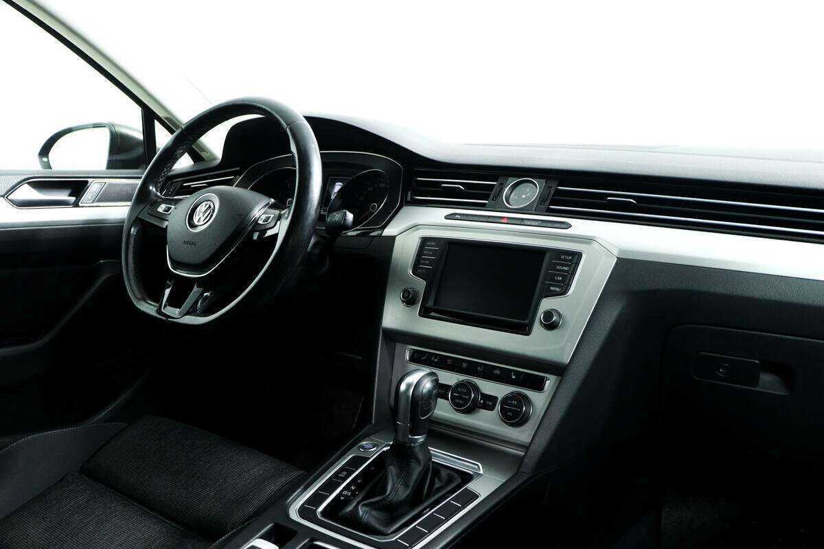 Volkswagen Passat с пробегом — 2016 год. Фото: #8