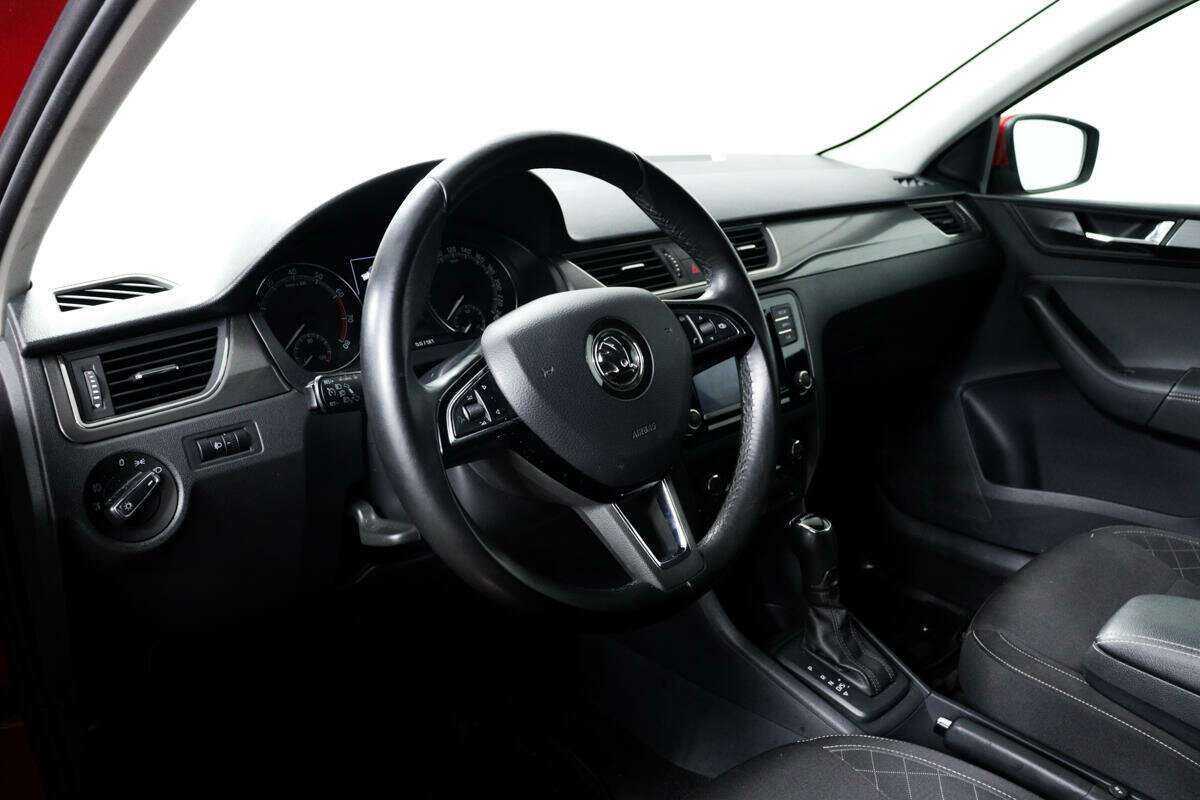 Skoda Rapid с пробегом — 2018 год. Фото: #12