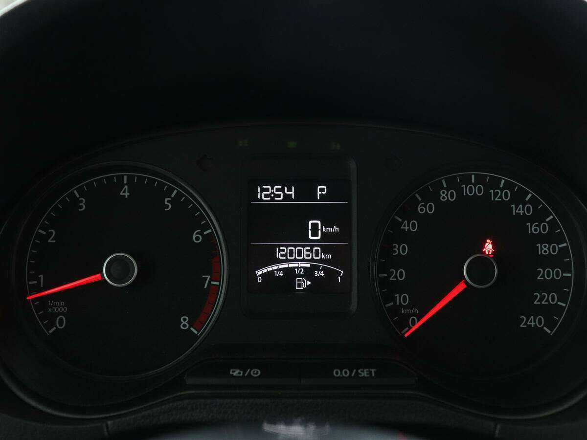 Volkswagen Polo с пробегом — 2017 год. Фото: #9