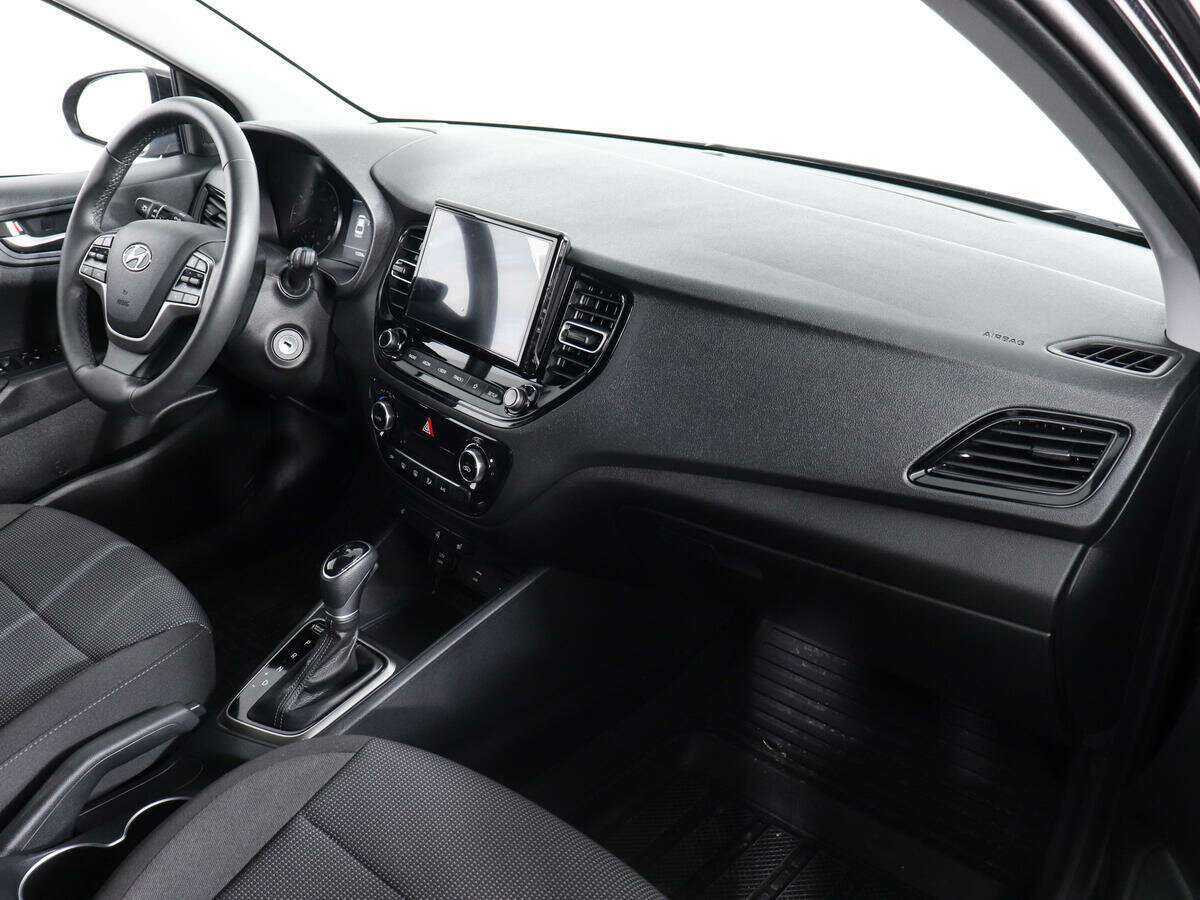 Hyundai Solaris с пробегом — 2021 год. Фото: #9