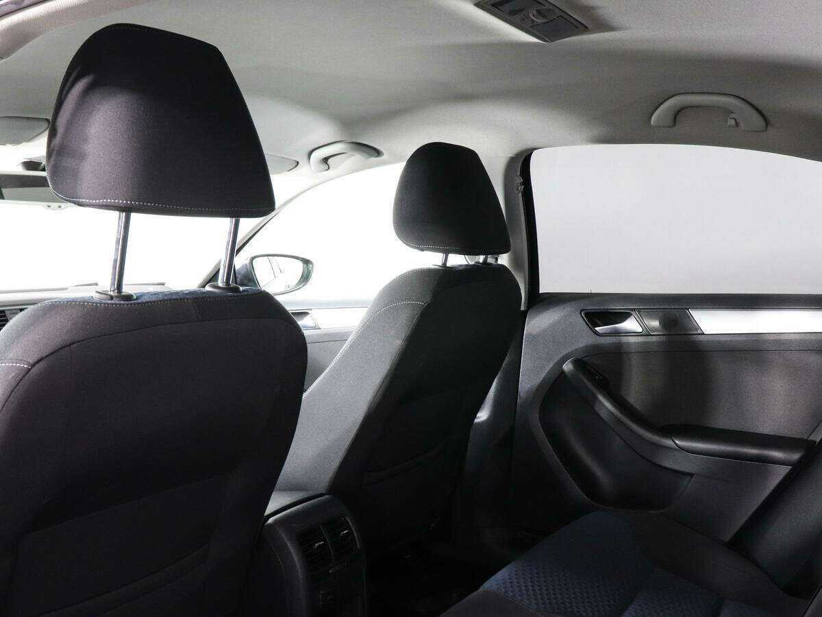 Volkswagen Jetta с пробегом — 2013 год. Фото: #10