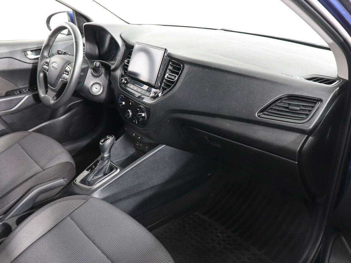 Hyundai Solaris с пробегом — 2022 год. Фото: #9