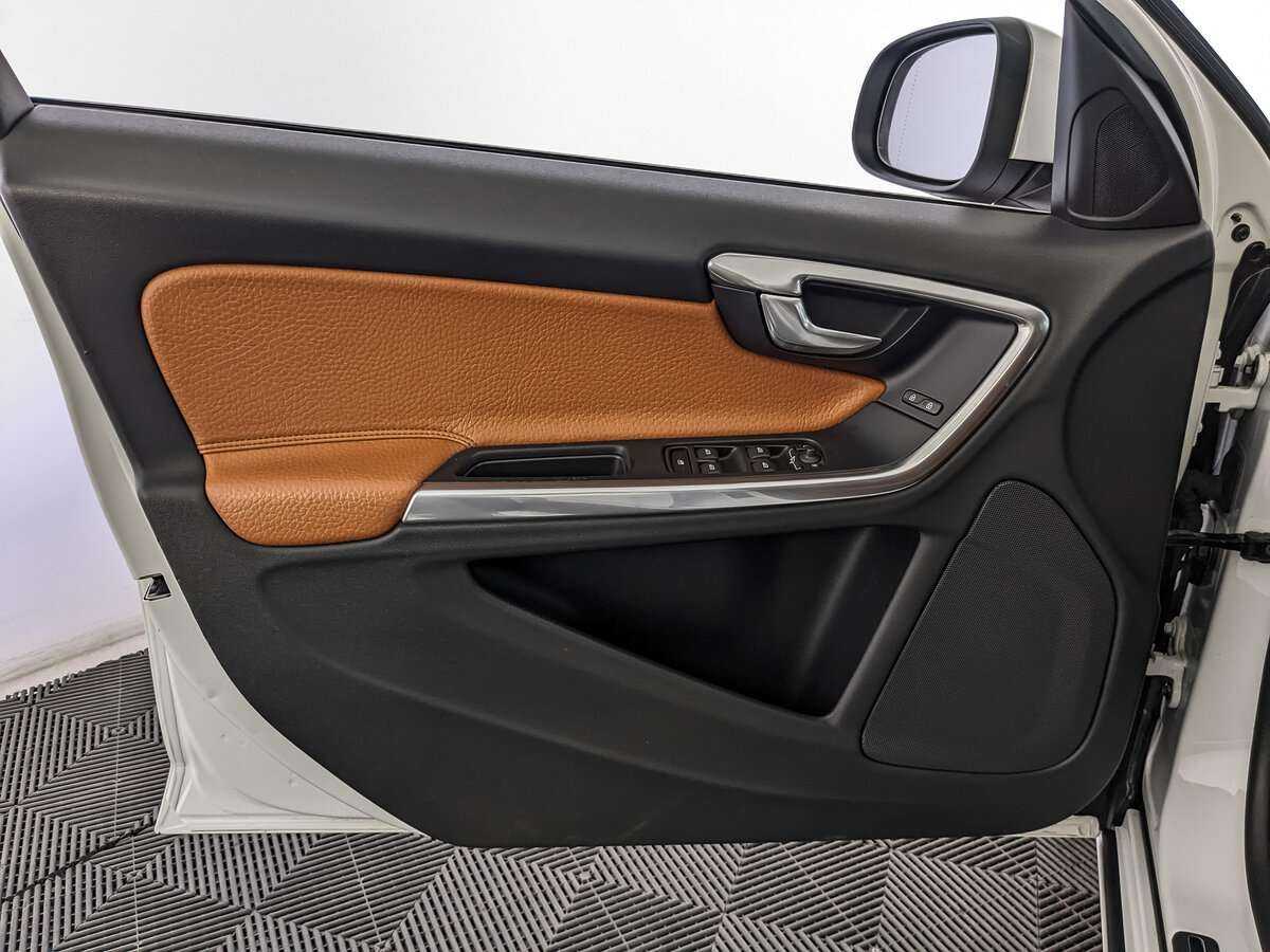 Volvo S60 с пробегом — 2012 год. Фото: #16