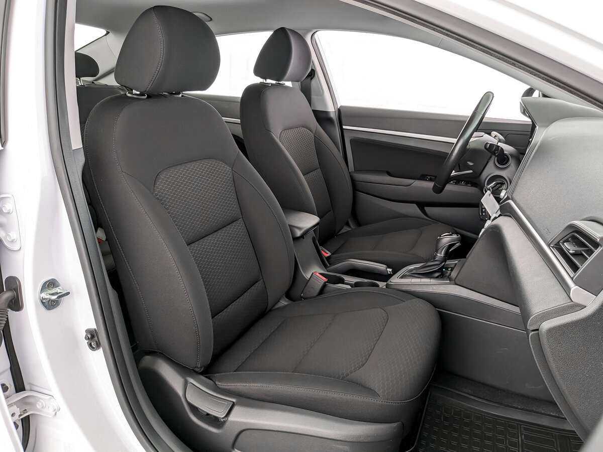 Hyundai Elantra с пробегом — 2020 год. Фото: #18