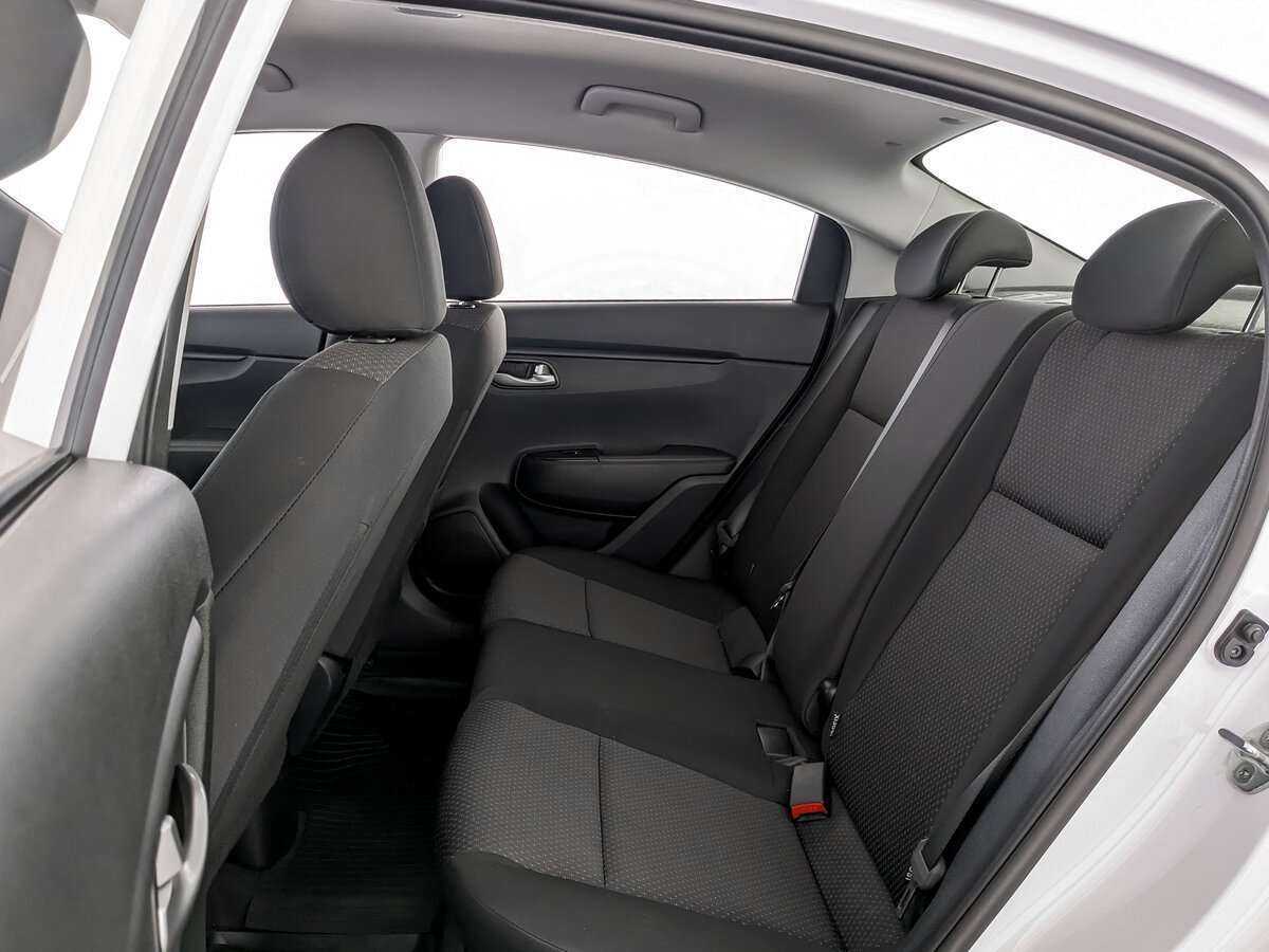 Kia Rio с пробегом — 2021 год. Фото: #9