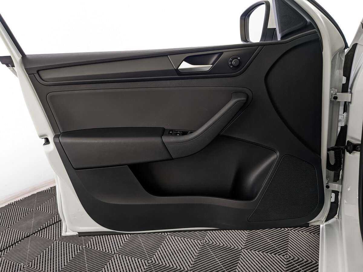 Volkswagen Polo с пробегом — 2021 год. Фото: #11