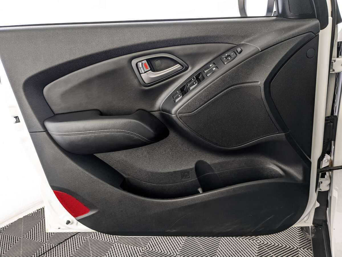 Hyundai ix35 с пробегом — 2015 год. Фото: #18