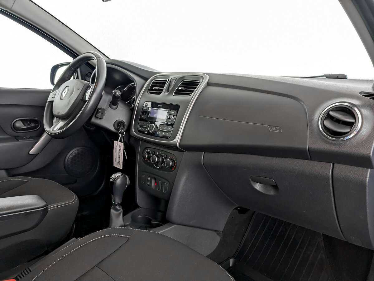 Renault Logan с пробегом — 2017 год. Фото: #8