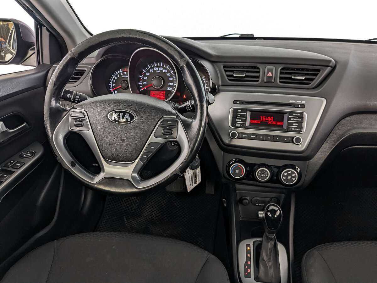 Kia Rio с пробегом — 2016 год. Фото: #17