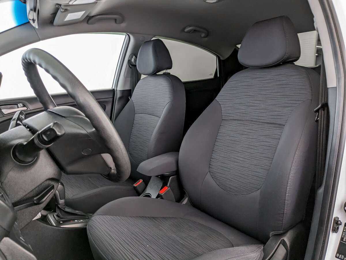 Hyundai Solaris с пробегом — 2015 год. Фото: #13