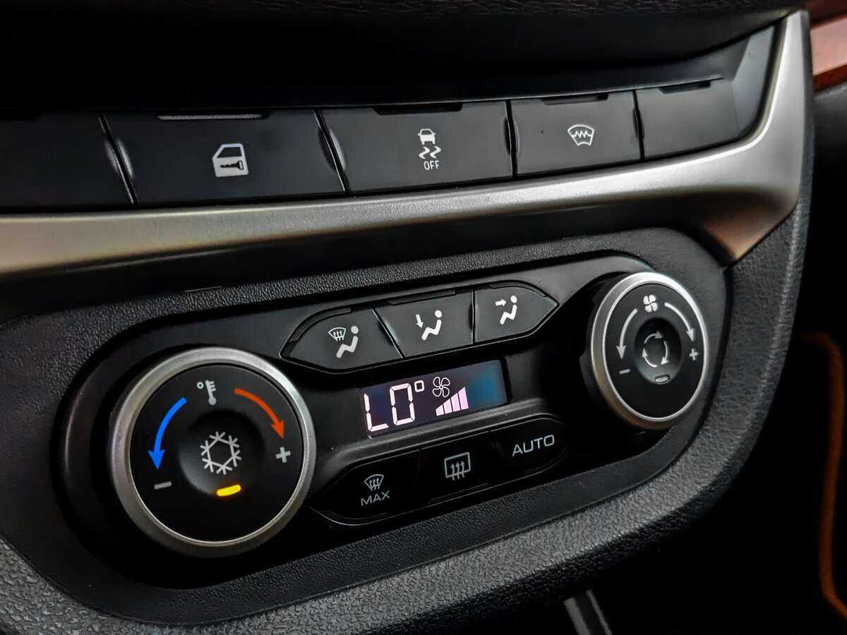 Lada (ВАЗ) Vesta с пробегом — 2019 год. Фото: #21